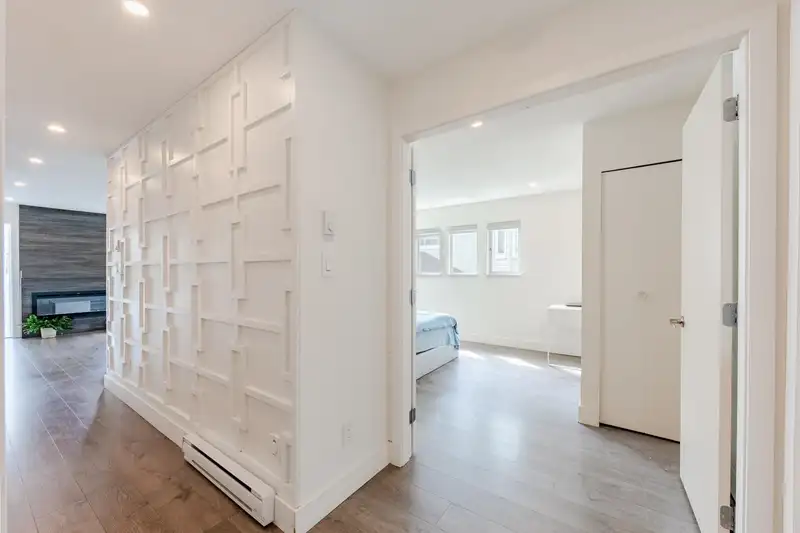 208 7620 COLUMBIA STREET - photo 3 of 38