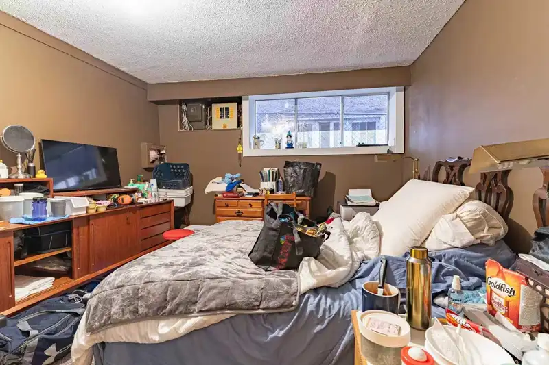 4229 VICTORIA DRIVE - photo 3 of 22