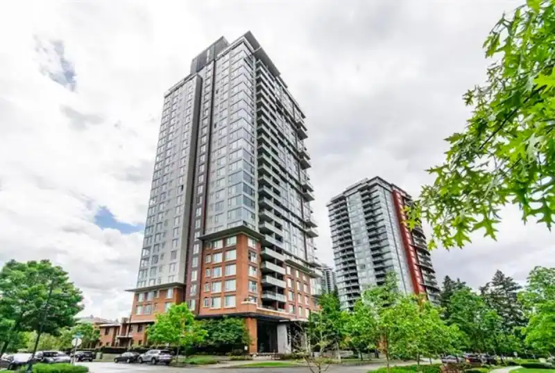 2501 3100 WINDSOR GATE - photo 1 of 31
