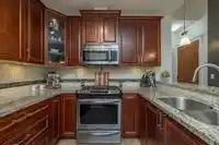 629 8067 207 STREET - thumbnail 12