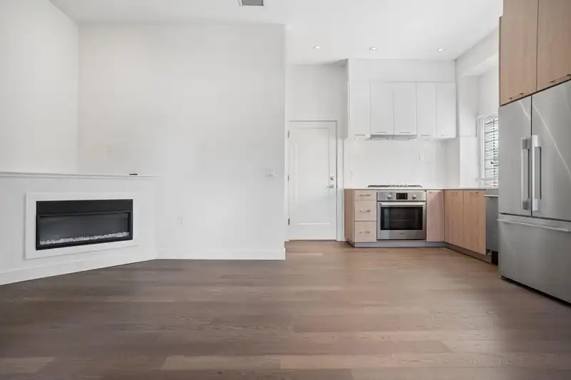 18 7168 LYNNWOOD DRIVE - photo 2 of 30