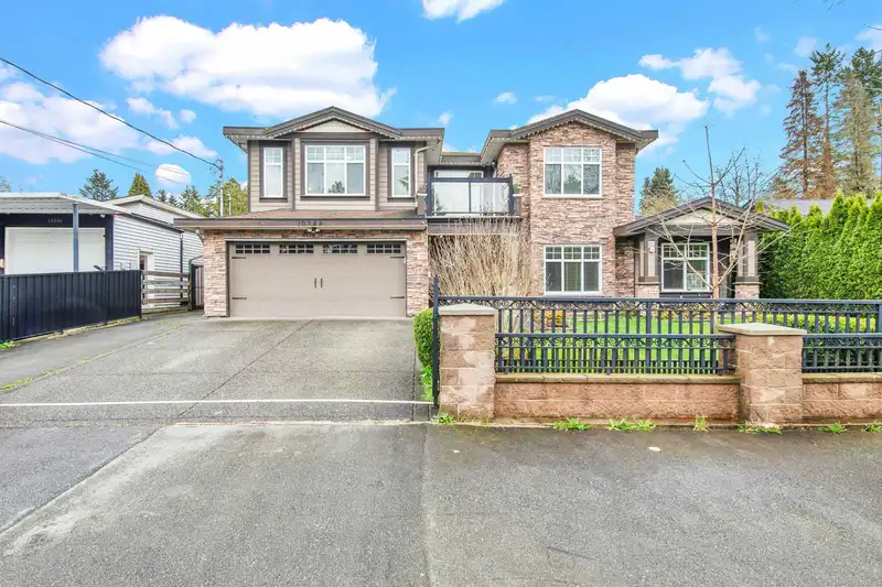 10346 126 STREET - photo 1 of 40