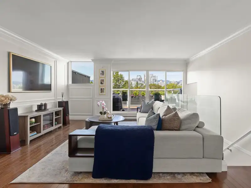 2218 SPRUCE STREET - photo 4 of 38