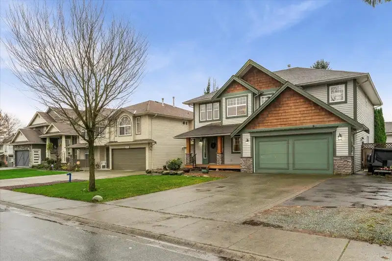 26842 27 AVENUE - photo 1 of 40