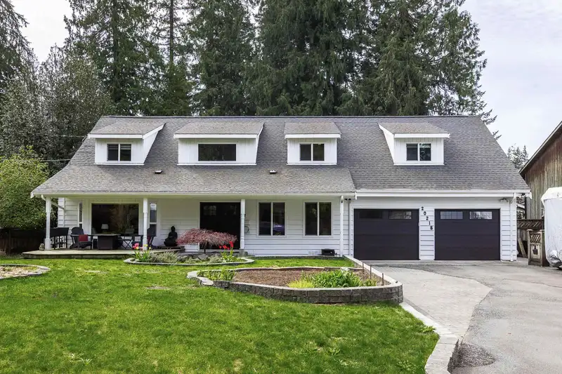 20218 43 AVENUE - photo 1 of 40
