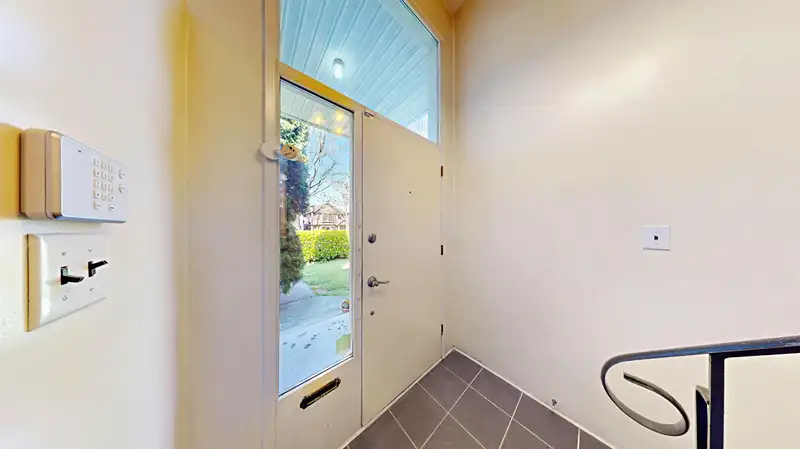 3752 BEATRICE STREET - photo 3 of 20