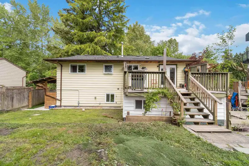 7595 143 STREET - photo 2 of 9