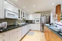 10 1425 LAMEY'S MILL ROAD - thumbnail 12