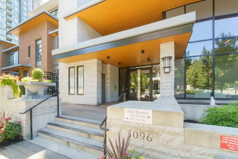 1502 3096 WINDSOR GATE - photo 2 of 33