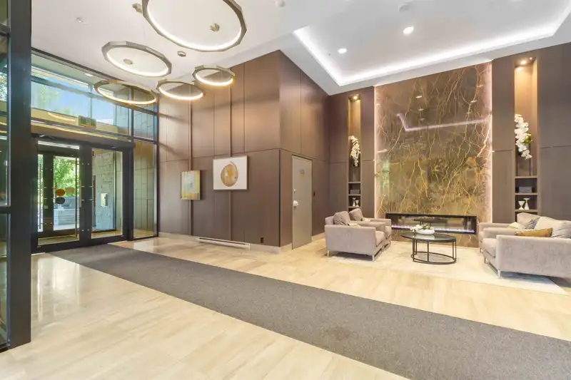 1502 3096 WINDSOR GATE - photo 3 of 33