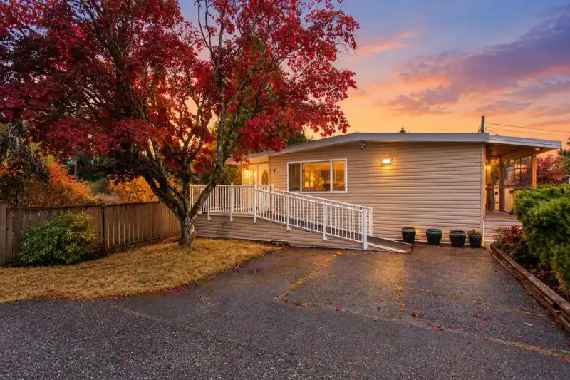 7 3031 200 STREET - photo 1 of 25