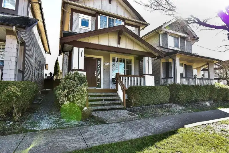 6914 190 STREET - photo 1 of 36