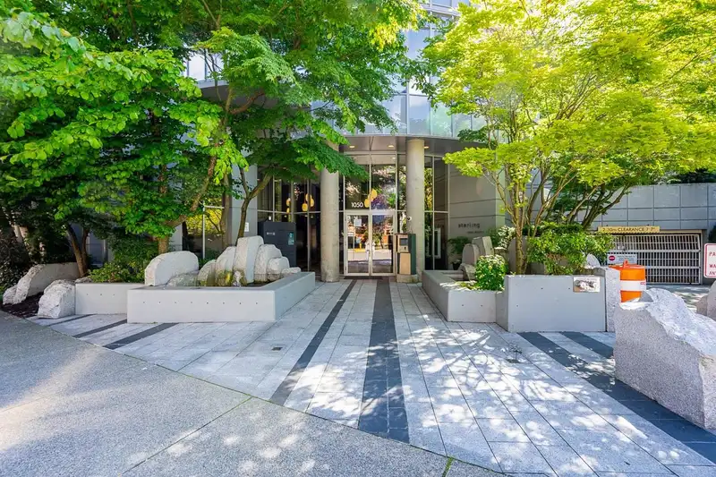 1505 1050 SMITHE STREET - photo 4 of 39