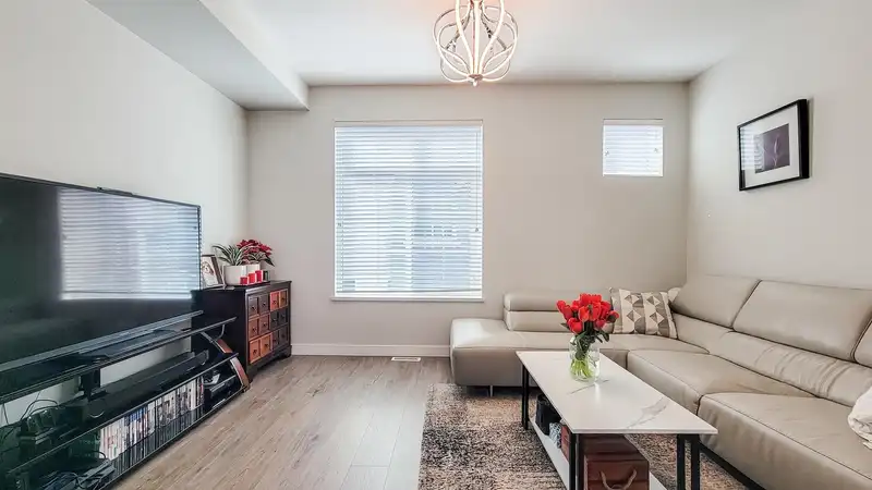 12 20180 84 AVENUE - photo 2 of 27