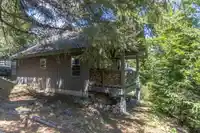 302 3050 HILLCREST DRIVE - thumbnail 3