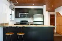 302 3050 HILLCREST DRIVE - thumbnail 9