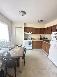 5 313 HIGHLAND WAY - thumbnail 4