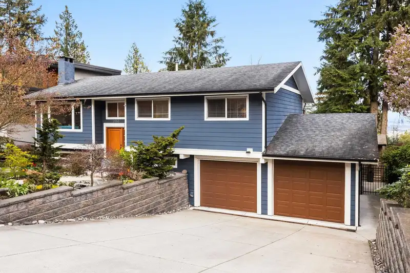 2983 SURF CRESCENT - photo 2 of 40
