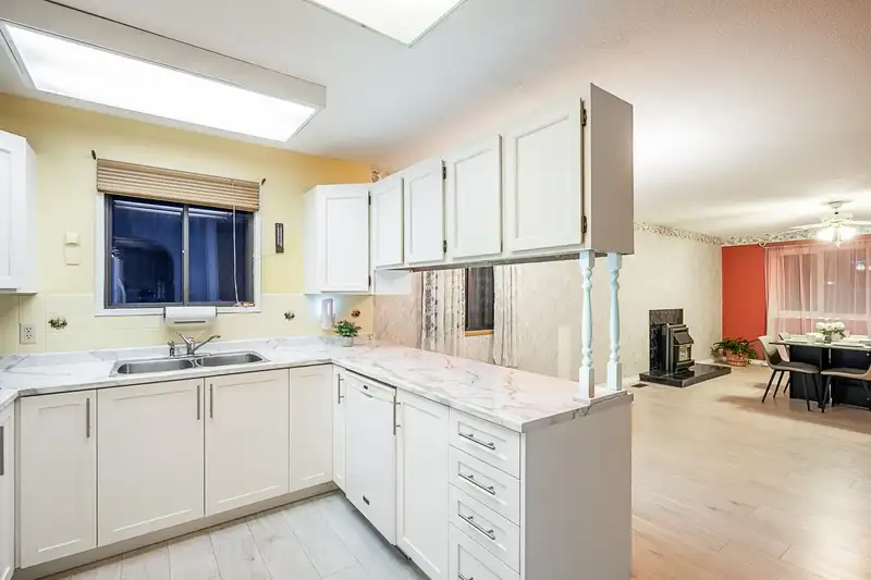208 27111 0 AVENUE - photo 4 of 21