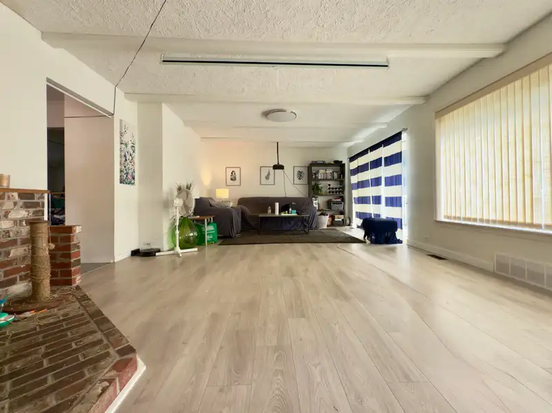 1352 OXFORD STREET - photo 3 of 30