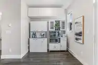 98 19433 68 AVENUE - thumbnail 5