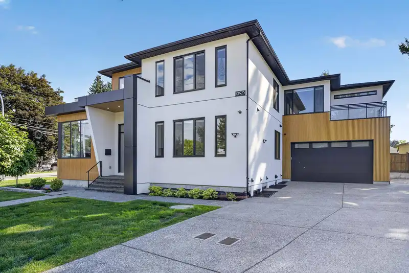 10925 ORIOLE DRIVE - photo 1 of 40