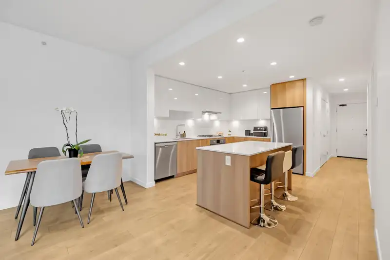 303 715 W 15TH STREET - photo 3 of 14