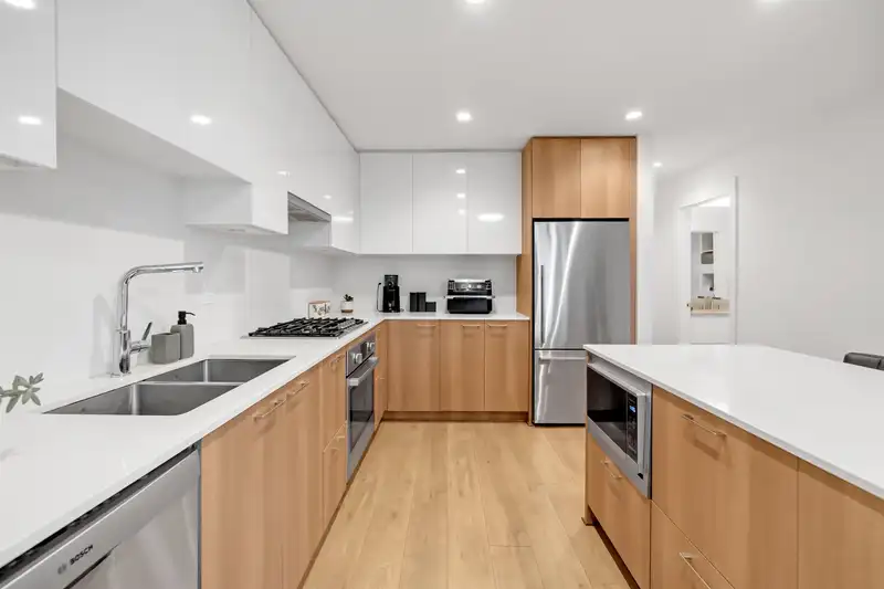 303 715 W 15TH STREET - photo 4 of 14