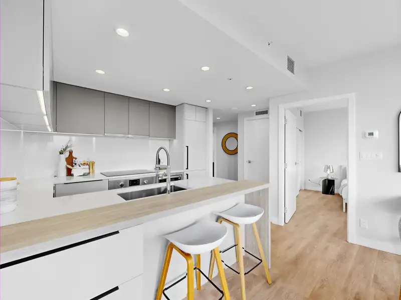 1909 567 EMERSON STREET - photo 4 of 31