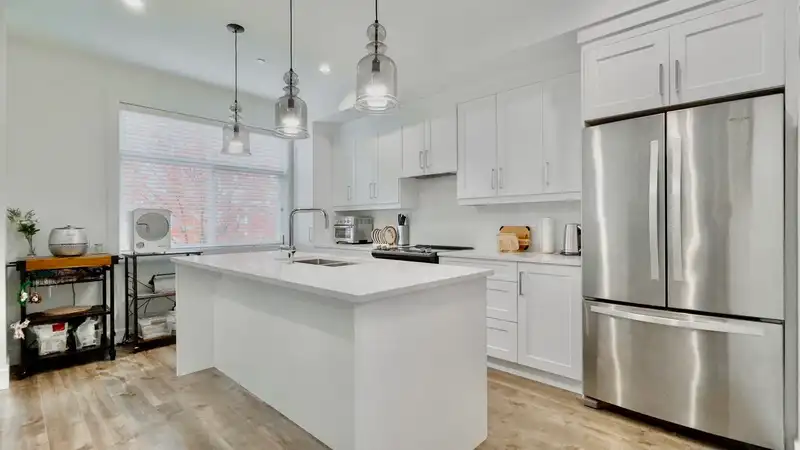 17 20901 83 AVENUE - photo 3 of 23