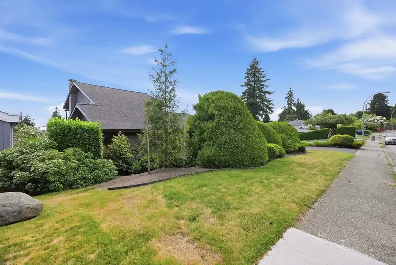8099 WILTSHIRE PLACE - photo 1 of 40