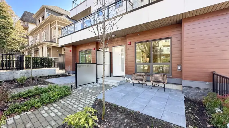 1 3800 PENDER STREET - photo 2 of 31