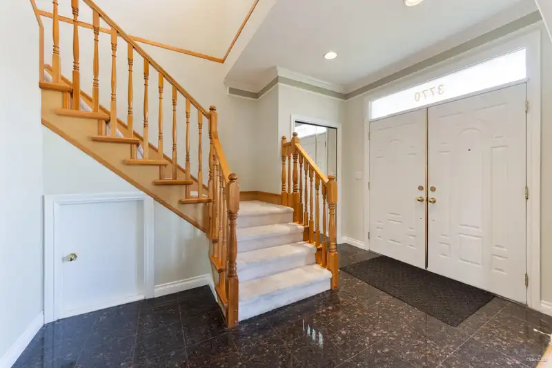 3770 ELMWOOD STREET - photo 3 of 31