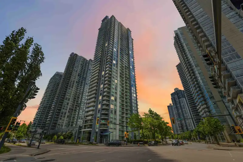 2606 13696 100 AVENUE - photo 1 of 40