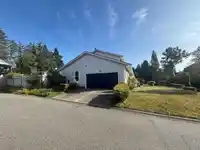 8668 143A STREET - thumbnail 35