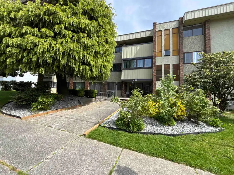 201 1320 FIR STREET - photo 2 of 11