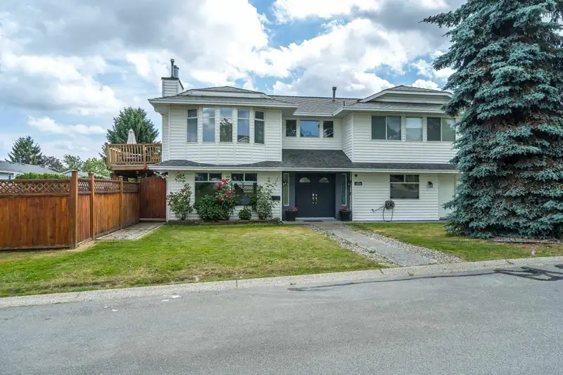 19628 65B PLACE - photo 3 of 40