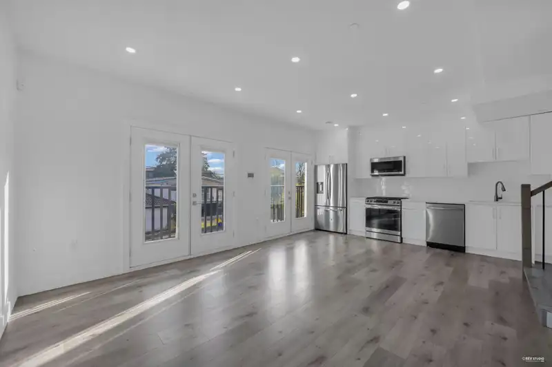 5140 SLOCAN STREET - photo 4 of 36