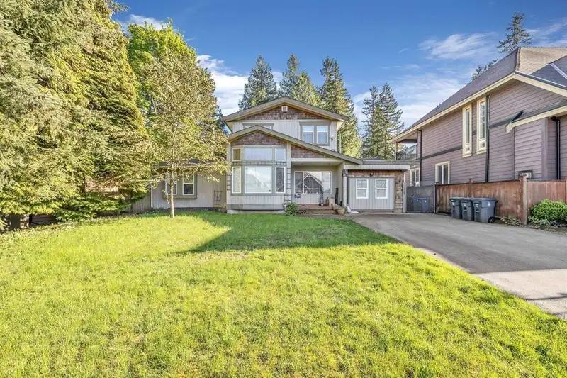 14726 60A AVENUE - photo 3 of 36