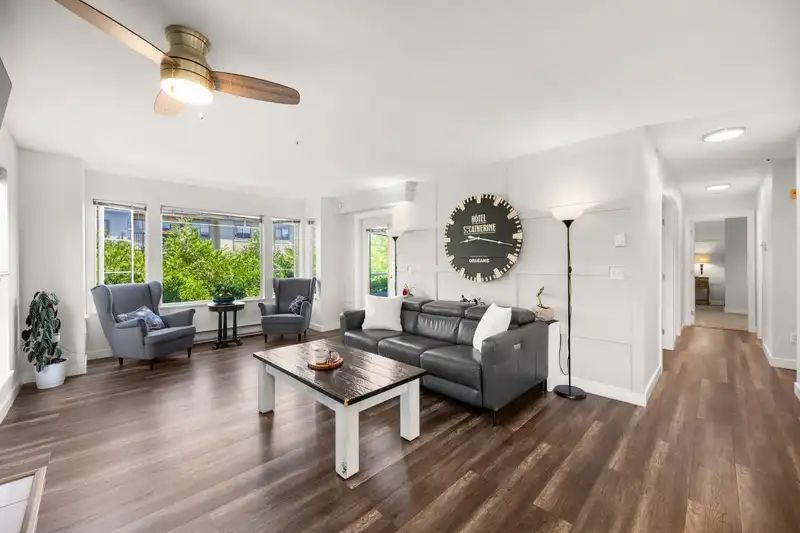 207 20350 54 AVENUE - photo 1 of 25