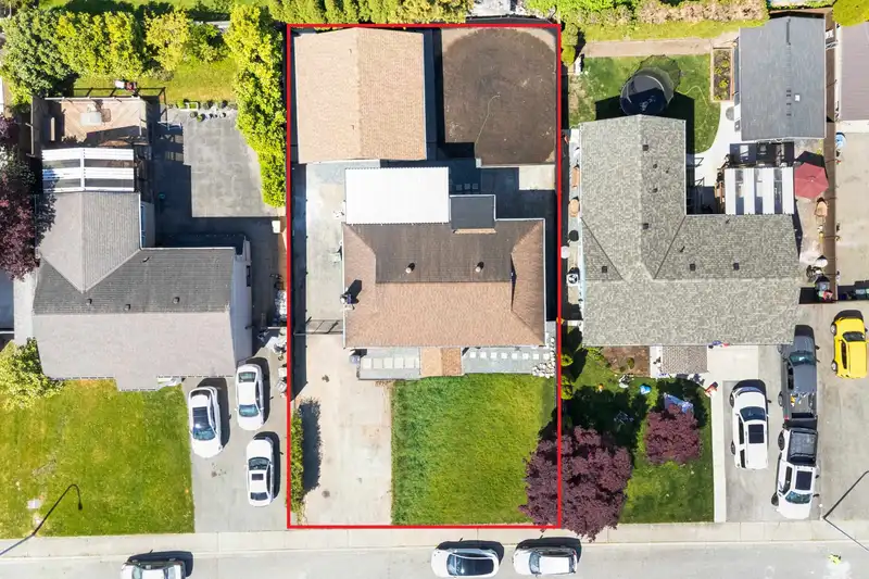 26689 32A AVENUE - photo 2 of 37