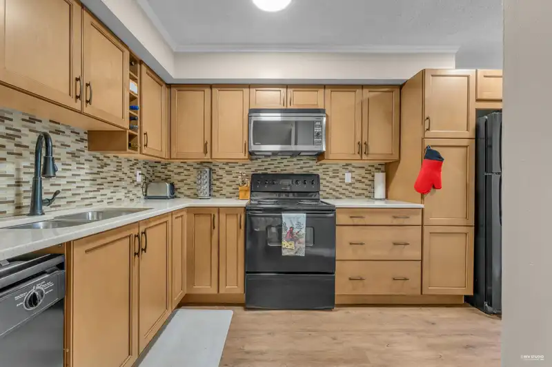 202 CARDIFF WAY - photo 3 of 40
