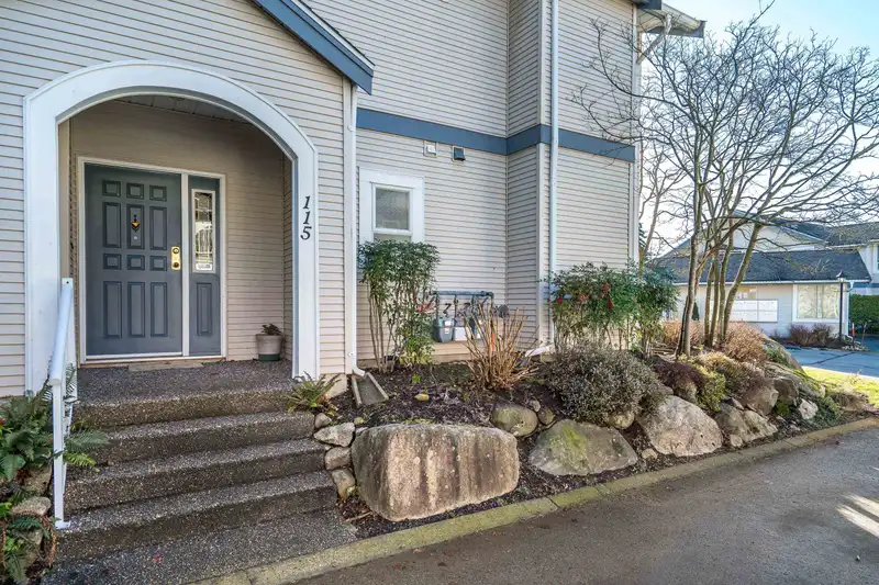 115 9072 FLEETWOOD WAY - photo 4 of 39