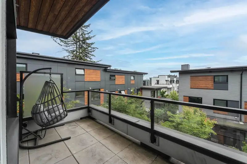 42 528 E 2ND STREET - photo 1 of 23