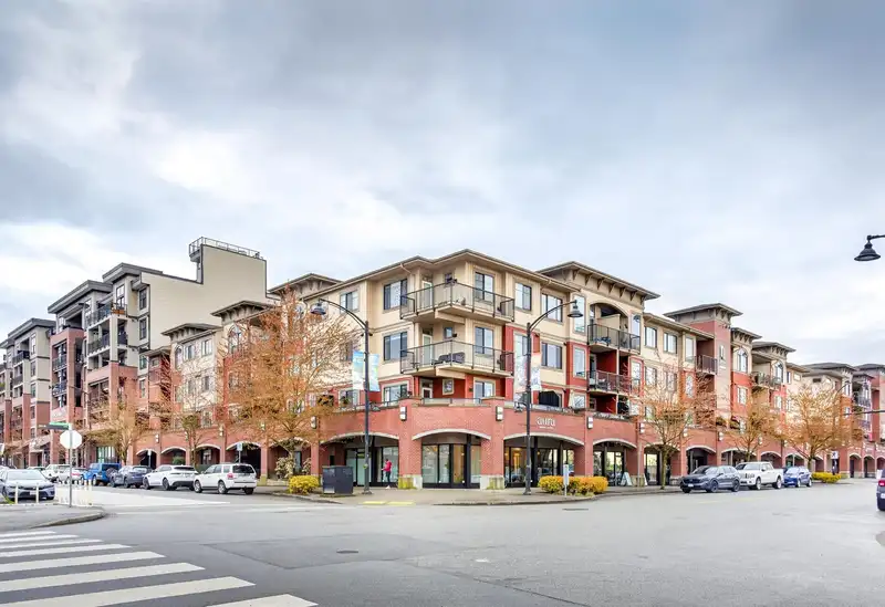405 22638 119 AVENUE - photo 1 of 37