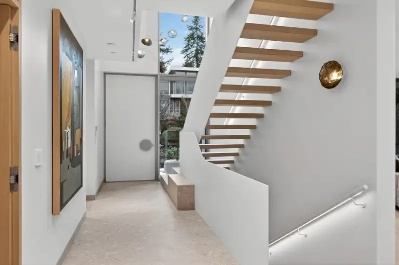 4521 LANGARA AVENUE - photo 3 of 32