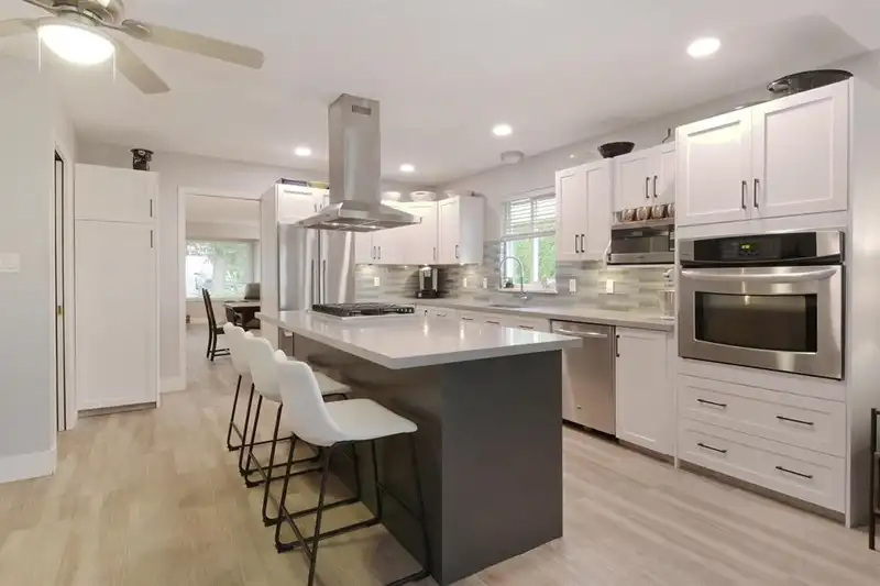 20535 98 AVENUE - photo 2 of 25