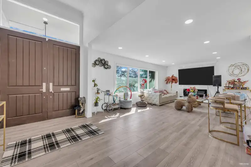 8025 BORDEN STREET - photo 1 of 36