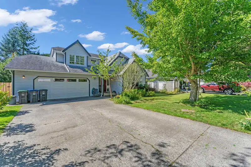 1055 163A STREET - photo 3 of 27