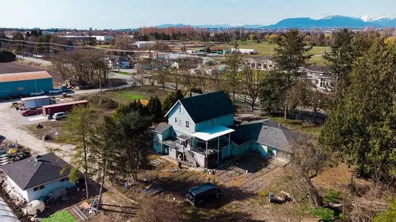 14780 WESTMINSTER HIGHWAY - photo 2 of 4